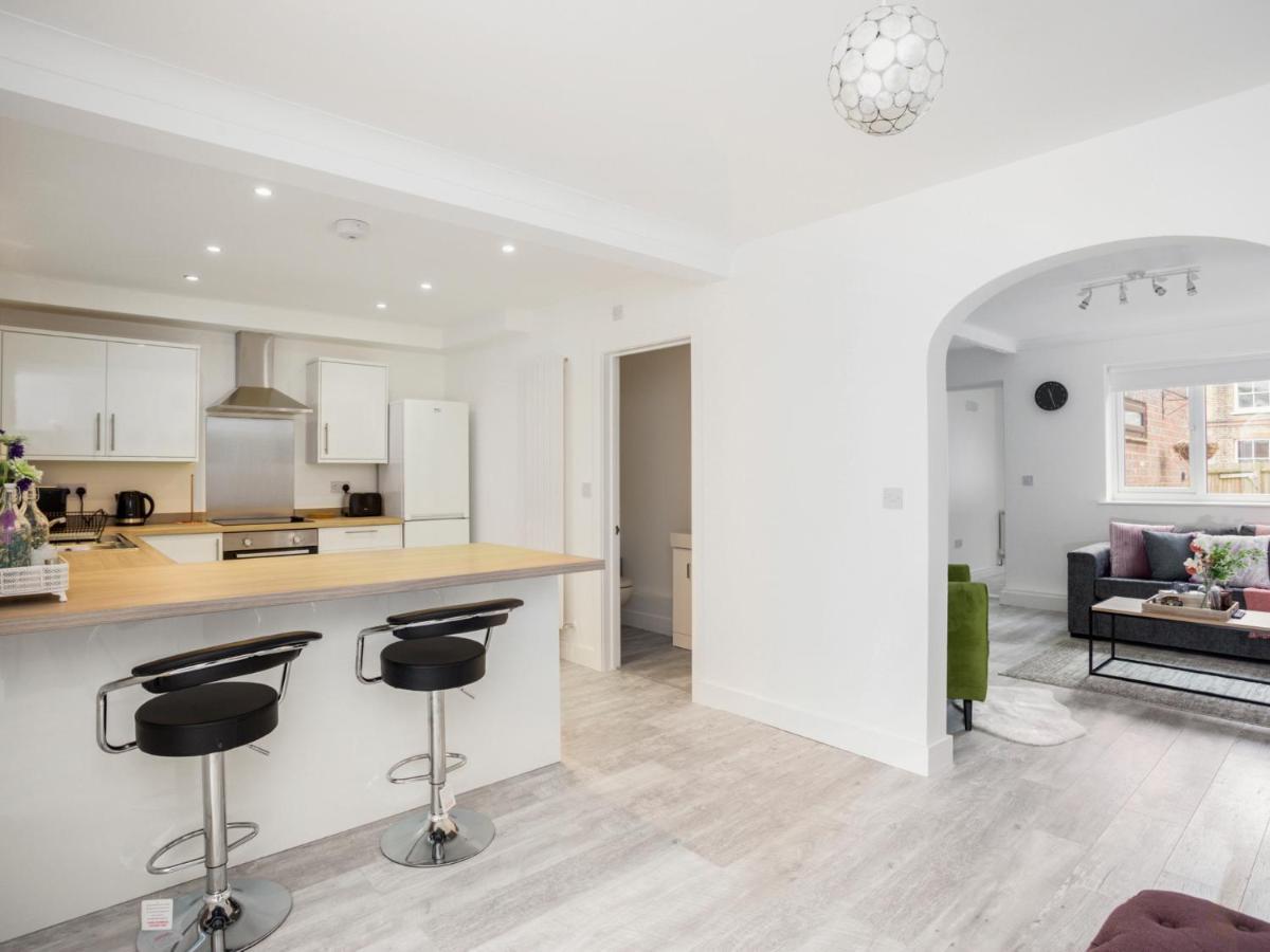 Large Modern Family Home Windsor Luaran gambar