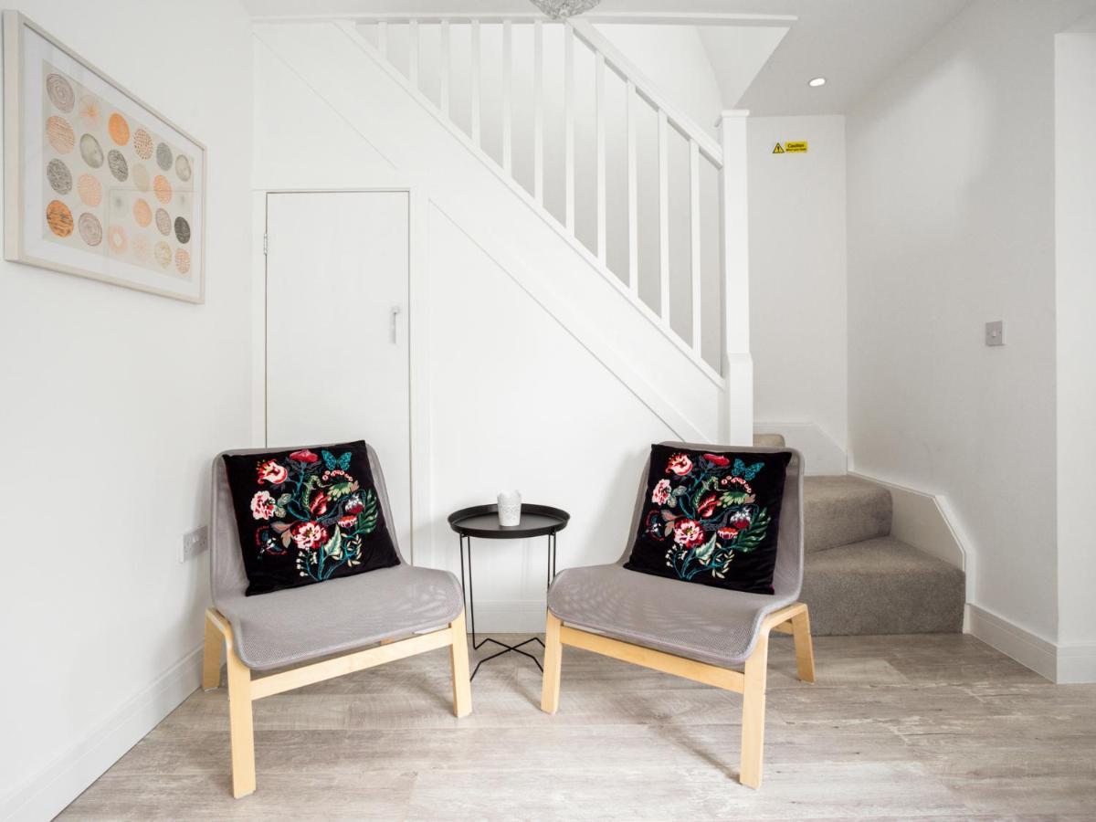 Large Modern Family Home Windsor Luaran gambar