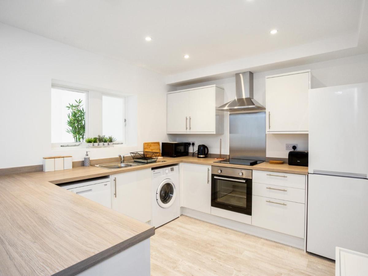 Large Modern Family Home Windsor Luaran gambar